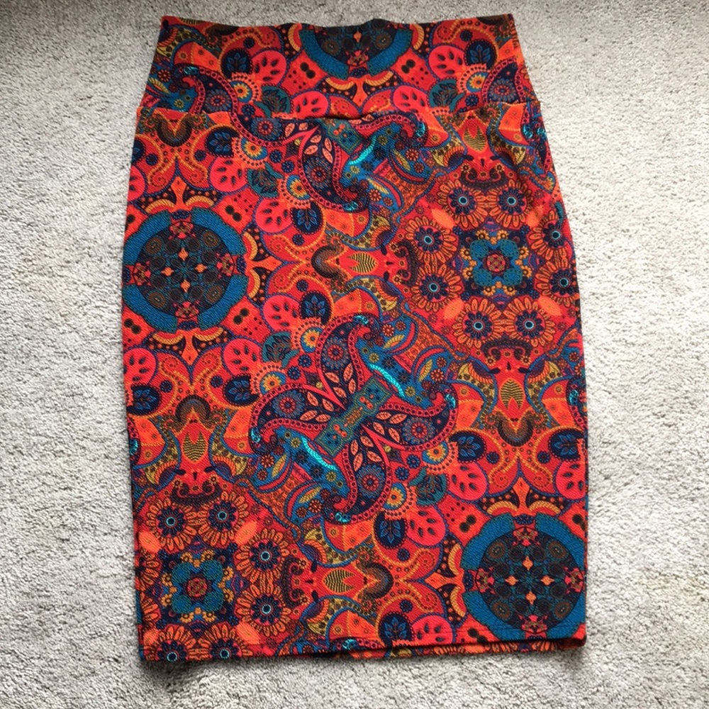 LuLaRoe Cassie - size L